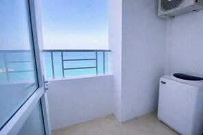 Panoramic-Apartment, 2 Schlafzimmer | Balkon