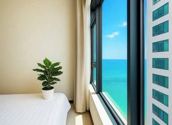 Luxury Apartment, 2 Bedrooms | 2 bedrooms, premium bedding, pillowtop beds, individually furnished