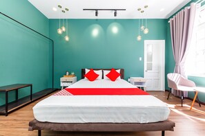 Deluxe Double Room | Soundproofing, iron/ironing board, free WiFi, bed sheets