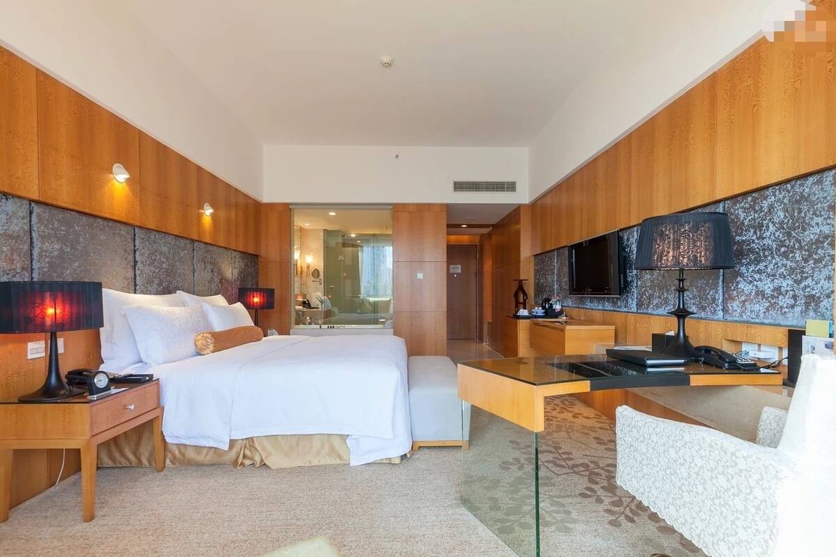 Kamar Double Eksekutif | Minibar, meja kerja, tirai kedap cahaya, dan Wi-Fi gratis