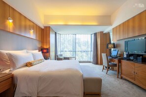 Executive Suite | Minibar, desk, blackout drapes, free WiFi - WuDang Argyle Grand International Hotel (Shiyan)