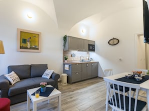 Apartment, 1 Bedroom (A1) | Living area