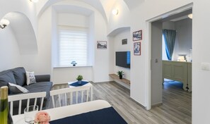 Apartment, 1 Bedroom (A2) | Living area