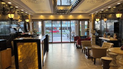 Lion Park Suites & Residence Hotel