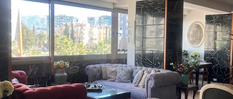 Free daily buffet breakfast