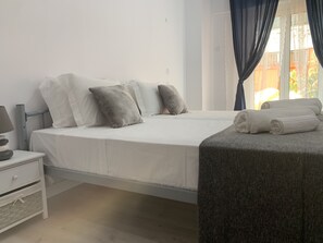 Comfort Room, Shared Bathroom (4) - Santo Amaro Guest House (Lisbon)