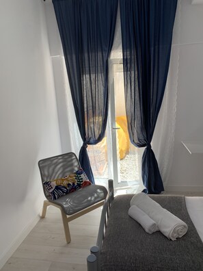 Deluxe Room, Shared Bathroom (3) - Santo Amaro Guest House (Lisbon)
