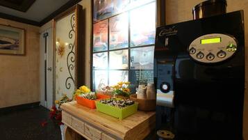 Snack bar