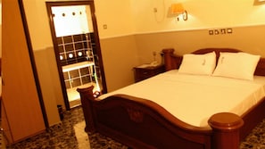 Studio | In-room safe, desk, blackout curtains, free WiFi - Hi Point Hotel & Suites (Lagos)