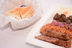 Breakfast buffet - Hi Point Hotel & Suites (Lagos)