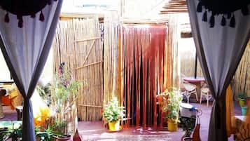 Bữa sáng kiểu Âu hàng ngày (3 EUR/mỗi người)
