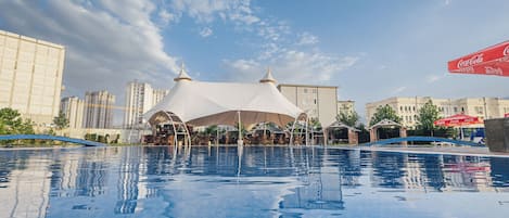 Seasonal outdoor pool