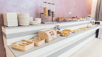 Petit déjeuner buffet compris tous les jours