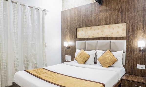 Standard Double Room | Rollaway beds, free WiFi - Hotel Oyster (Mumbai)