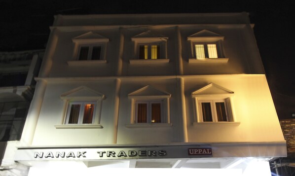 Exterior detail - Itsy Hotels Royal Monarch (Gorakhpur)