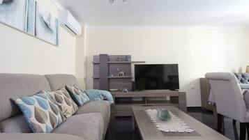 House, 3 Bedrooms | Living area | Flat-screen TV