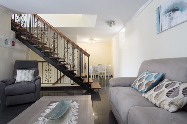 House, 3 Bedrooms | Living area | Flat-screen TV - Antonella Home Funchal (Funchal)