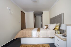 House, 3 Bedrooms | Blackout drapes, soundproofing, iron/ironing board, free WiFi - Antonella Home Funchal (Funchal)