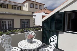 Casa, 3 habitaciones | Terraza o patio