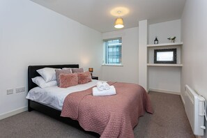 Exclusive Apartment | 2 bedrooms, laptop workspace, iron/ironing board, free WiFi
