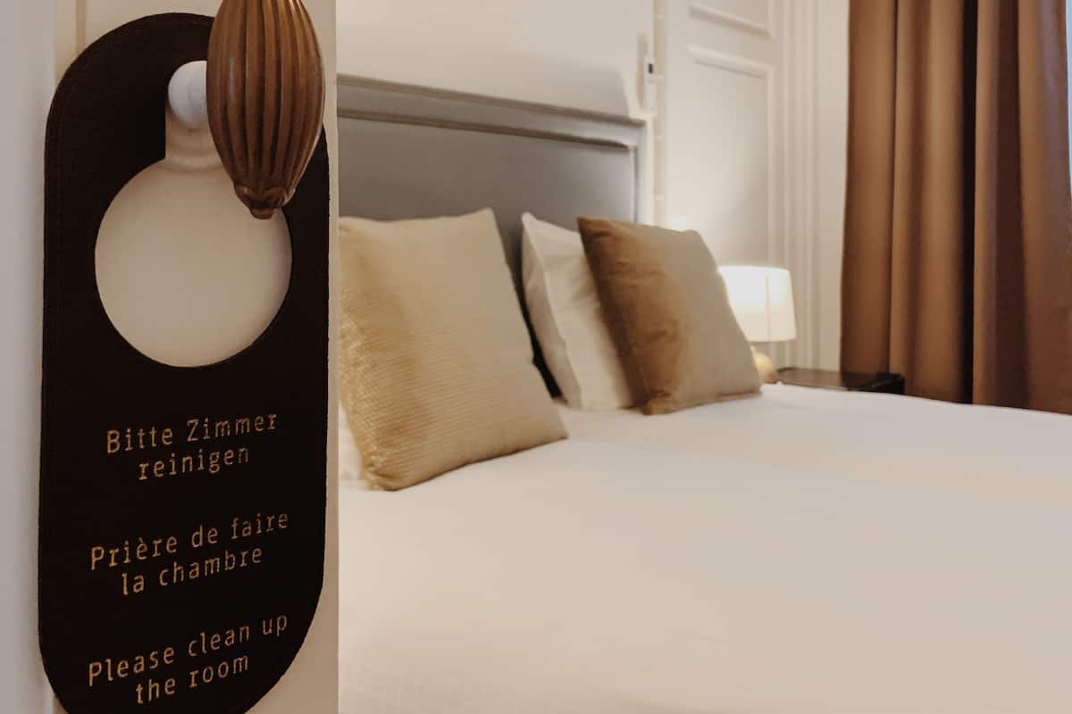Comfort Room | 1 bedroom, premium bedding, minibar, desk