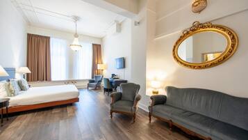 1 bedroom, premium bedding, minibar, desk