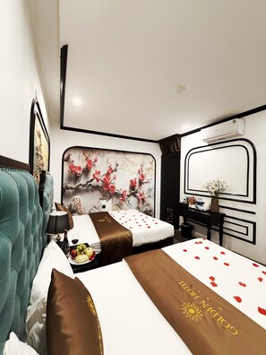 Minibar, trang bị nội thất với thiết kế riêng biệt, bàn 