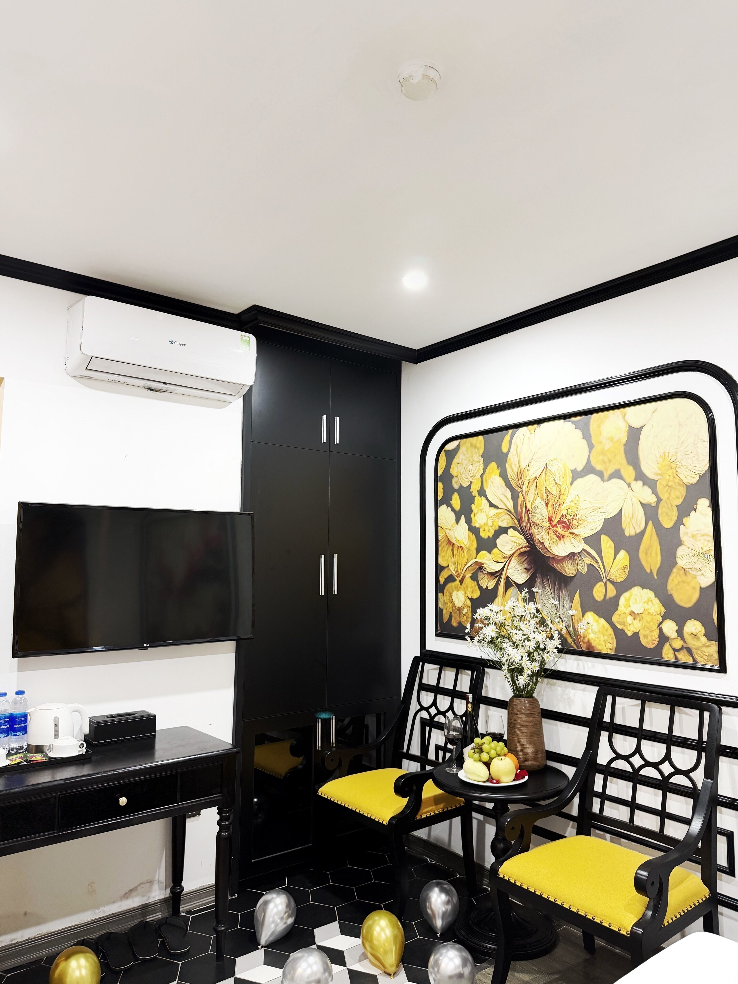 Photo - Golden Hotel