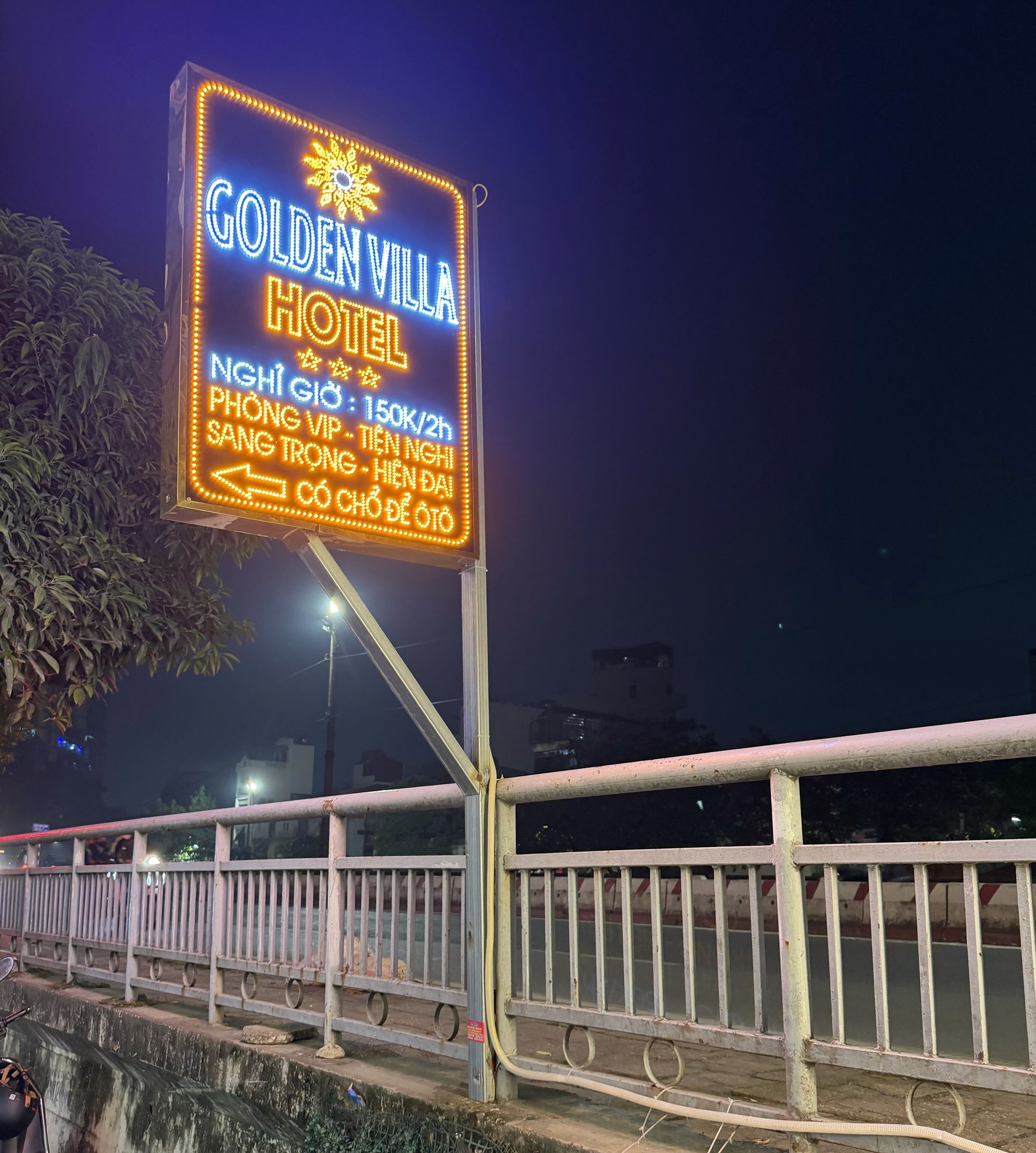 Photo - Golden Hotel