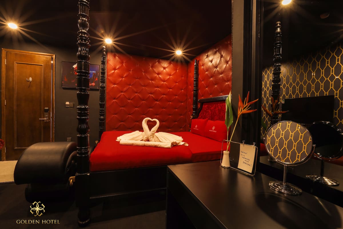 VIP Room, King Bed