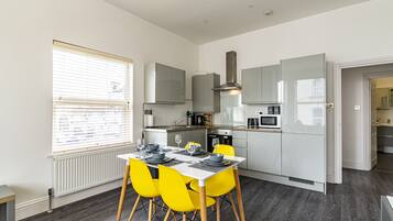 Apartment | Private kitchen | Fridge, microwave, oven, stovetop