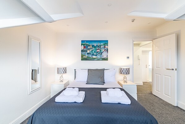 Apartment - Split Level | 2 bedrooms, premium bedding, memory foam beds, individually decorated - Greyfriars (Clacton-on-Sea)