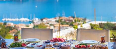 Free daily full breakfast