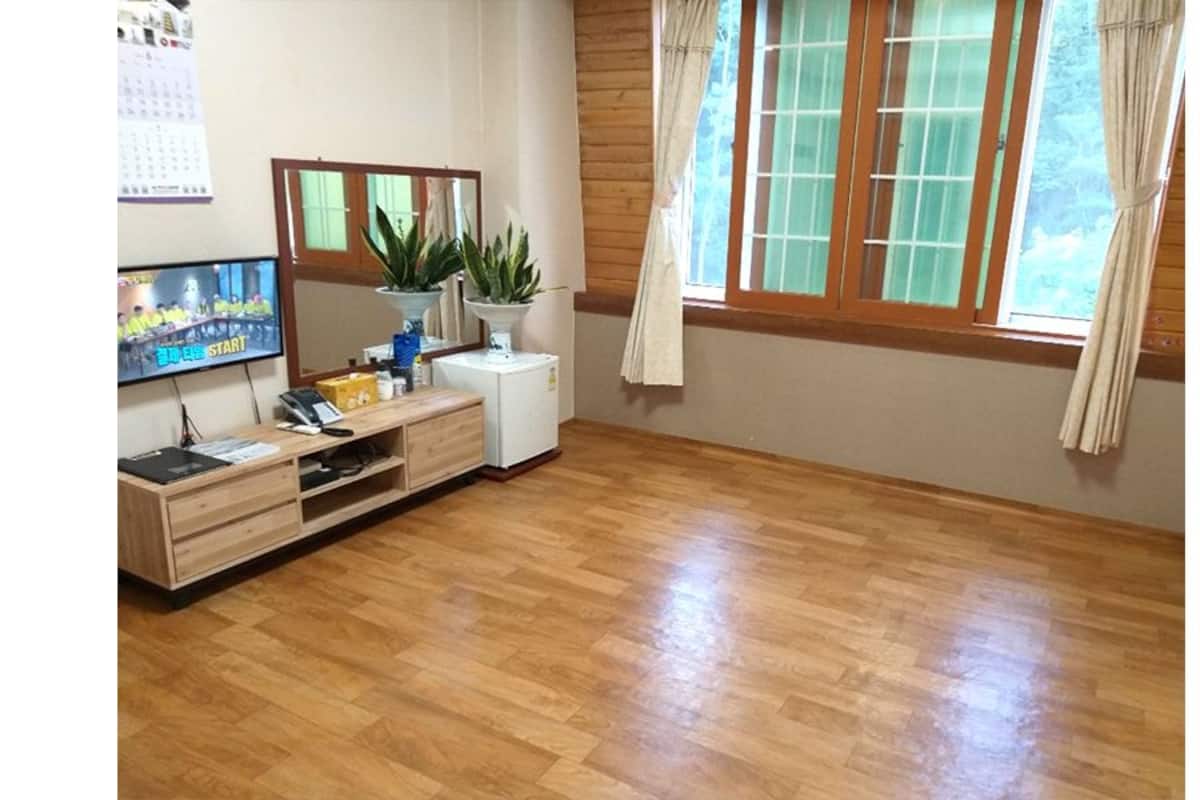 Habitación tradicional (Pre-contact is required for Booking) | Wifi gratis y ropa de cama