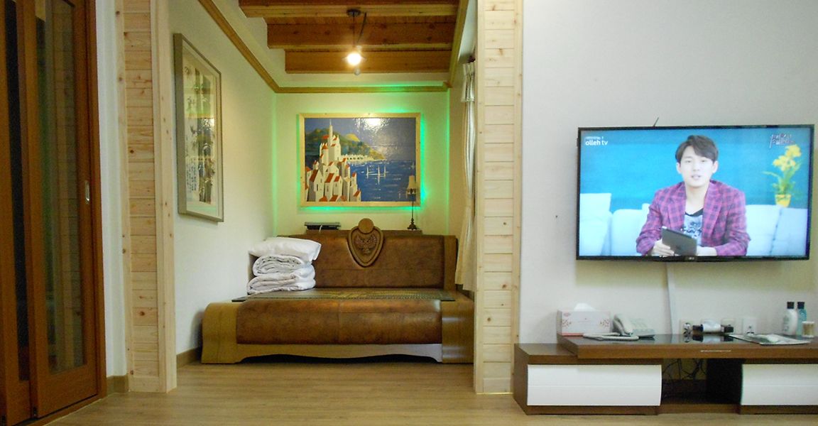 VIP - Pre-contact is required for reservation | WiFi (free), bed sheets