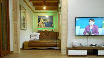 VIP - Pre-contact is required for reservation | WiFi (free), bed sheets