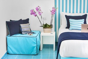 Deluxe Room (Sorrento) | Minibar, in-room safe, desk, soundproofing - Sersale Suites (Sorrento)