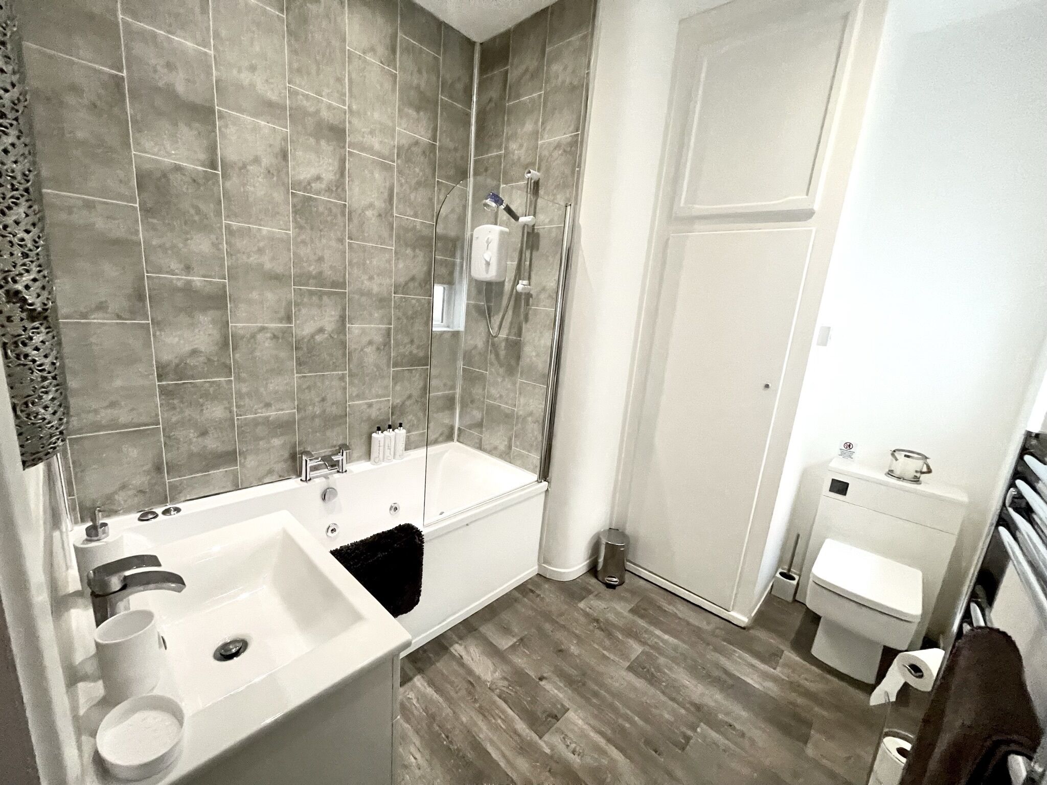 Family Suite, Hot Tub (Levaine ) | Bathroom