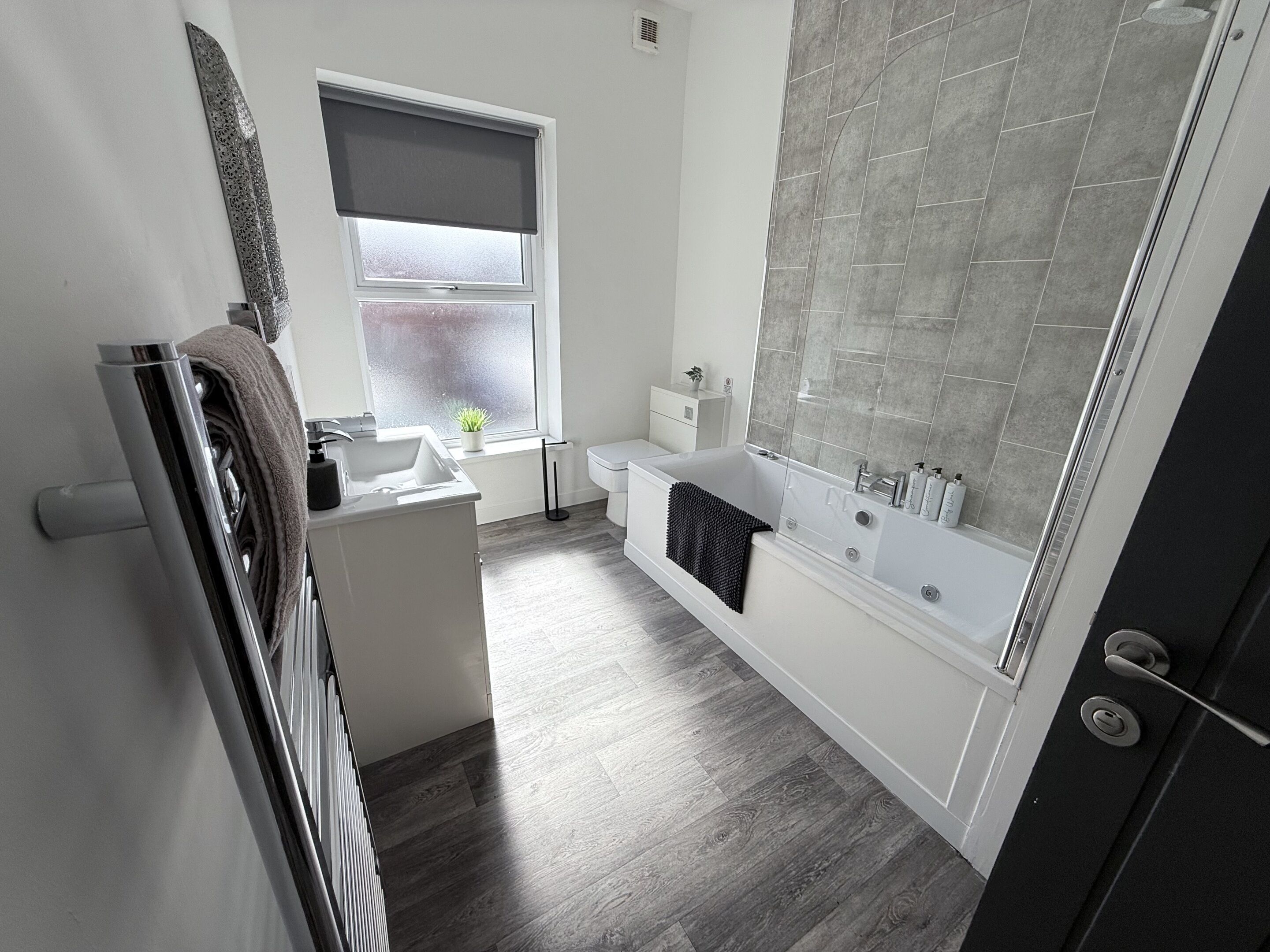 Luxury Apartment, Hot Tub (Reads Boyd) | Bathroom