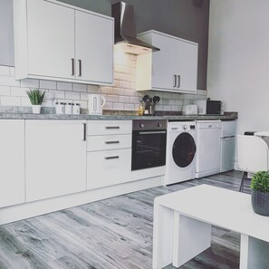 Luksushuoneisto, poreamme (Reads Selmes ) | Ravintola