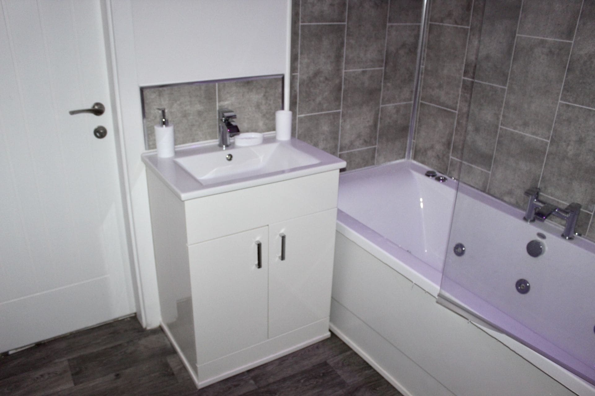 Luxury Apartment, Hot Tub (Reads Selmes ) | Bathroom