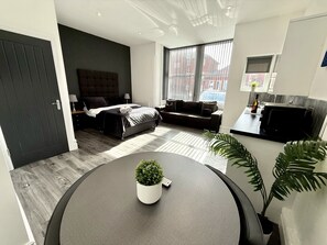 Luxe appartement, hot tub (Reads Selmes ) | 1 slaapkamer