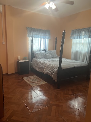 3 bedrooms, desk, free WiFi