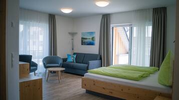 SUPERIOR JUN.-SUITE - sep. Schlaf-Zimmer | Hypo-allergenic bedding, minibar, desk, laptop workspace