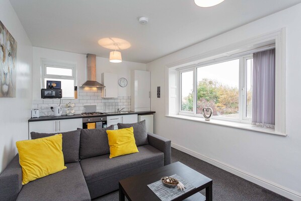 Apartment, Ensuite | Lounge