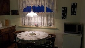 Shared fridge, shared microwave, paper towels - Apartment or Rooms in Raufarhöfn (Raufarhofn)