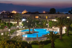 Front of property – evening/night - Aethria Hotel (Thasos)