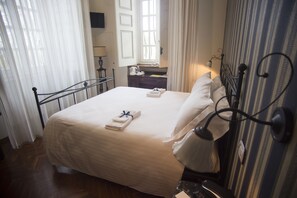Frette Italian sheets, premium bedding, down duvets, memory-foam beds - Tenuta Torellone (San Potito Sannitico)