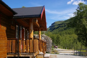 Stuga Classic (Storstua, Cleaning/towel/linen excl) | 3 sovrum, skrivbord och sÀngklÀder