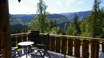 Classic Cabin (Storstua, Cleaning/towel/linen excl) | Terrace/patio